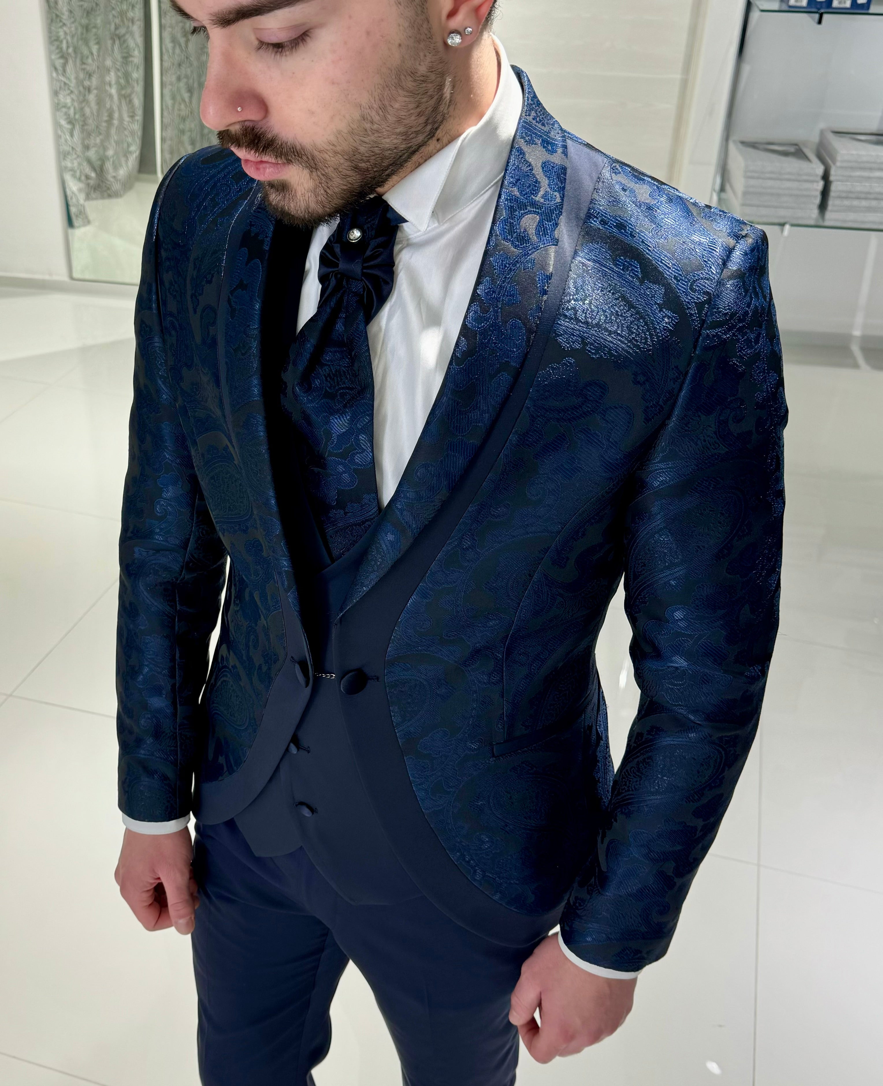 Articolo 1: La Cerimonia Sposo: Eleganza e Tradizione