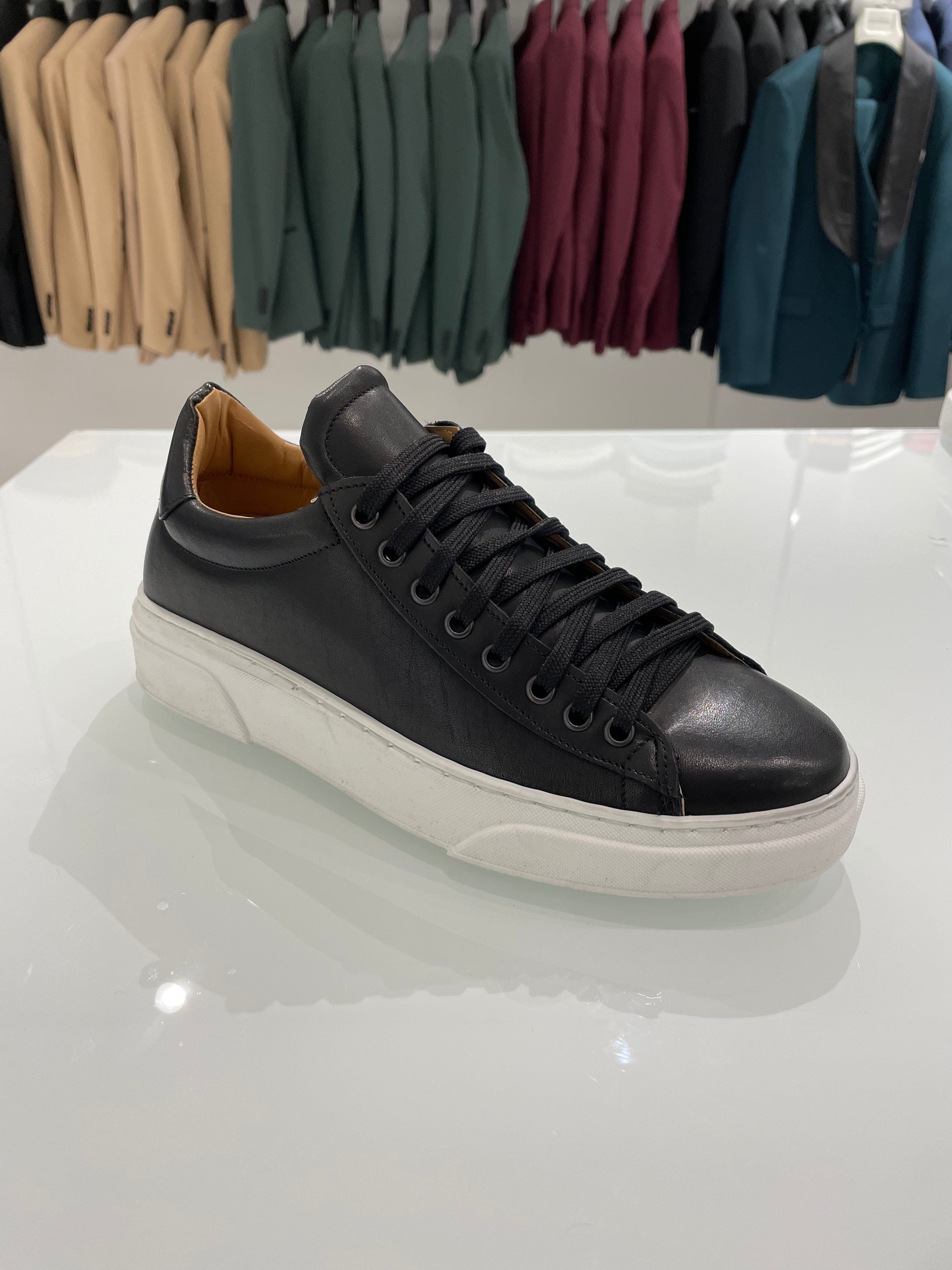 Scarpa elegante in pelle nera