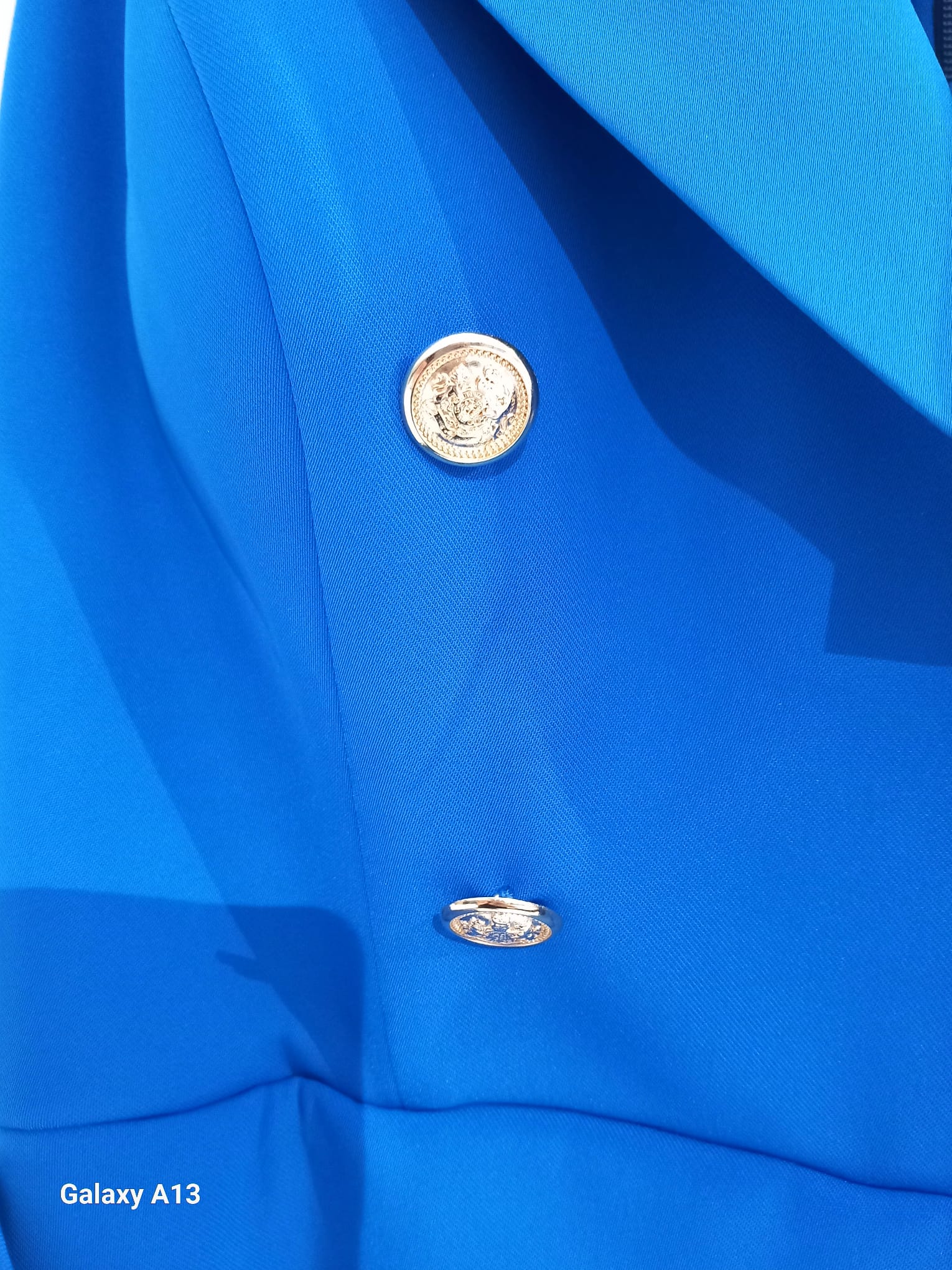 TUTONE CON BOTTONI COLOR ORO